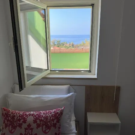 The Sun - Family B&B 트로페아