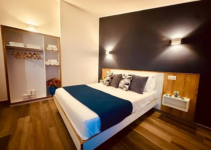 לינה וארוחת בוקר The Sun - Family טרופאה