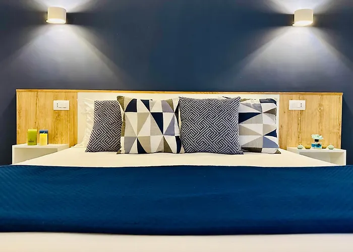 The Sun - Family טרופאה